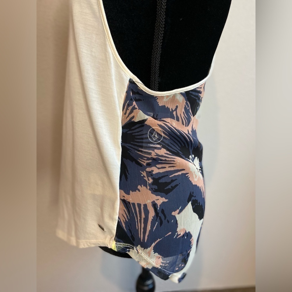 Volcom~NWT~Genuine Racerback Tank Top~Printed Back~High-Low Hem~Size S/P/10 - Picture 7 of 14